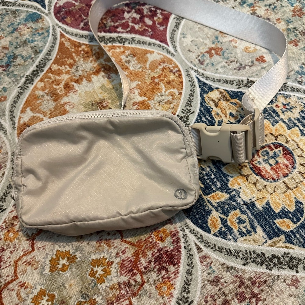 Lululemon Athletic Belt Bag